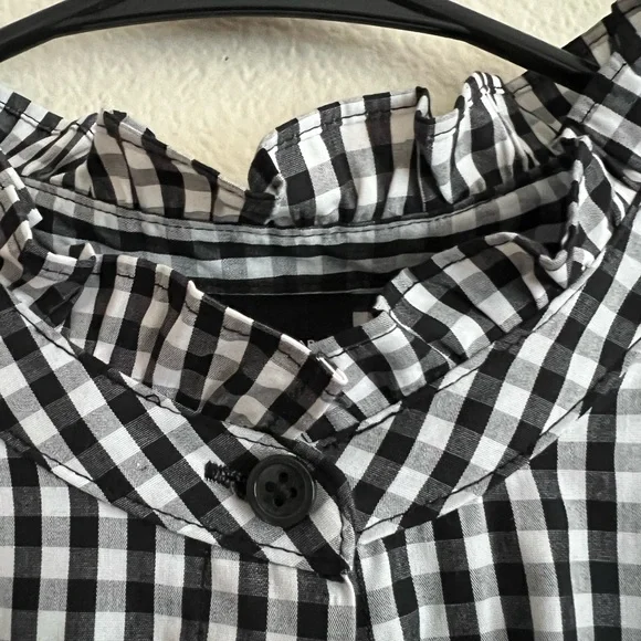 Black And White Blouse Who What Wear Mid Length Sleeve Ruffled Neckline Size L - Picture 3 of 11